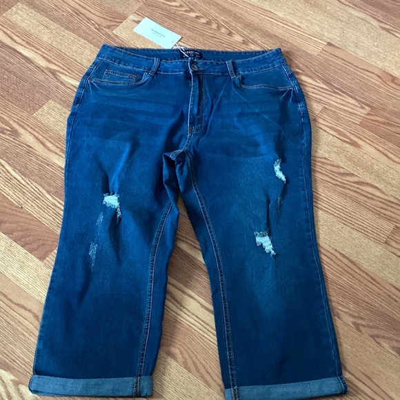 BloomChic Dark Wash Distressed Roll Hem Stretch Cropped Jeans Size 16 - Picture 1 of 6